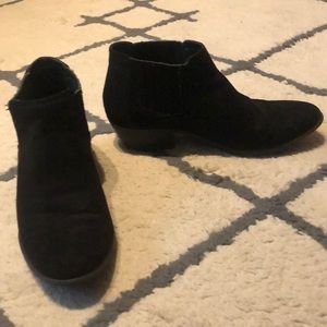 Black American Eagle booties.